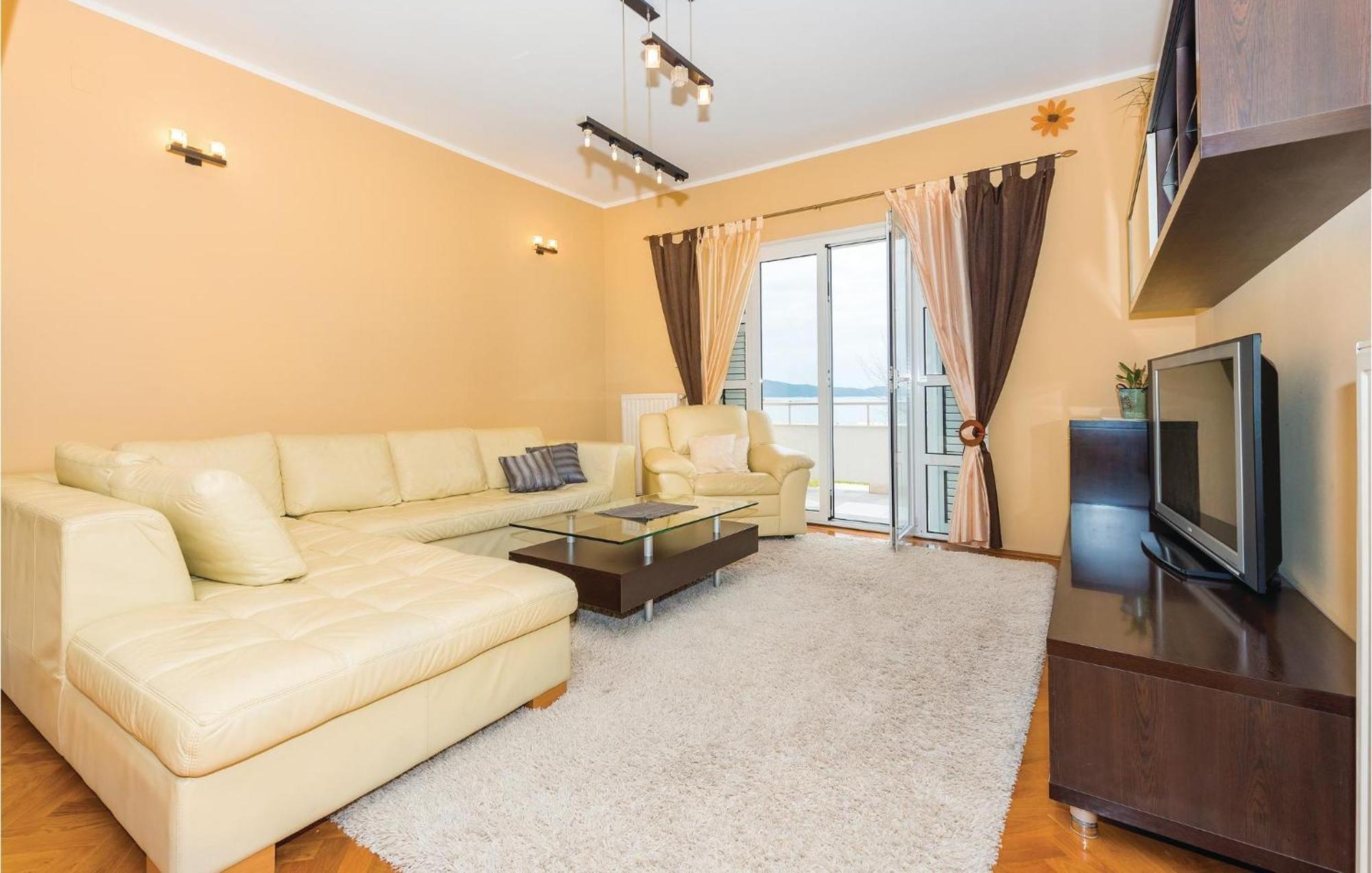 Nice Home In Sibenik With Kitchen 外观 照片
