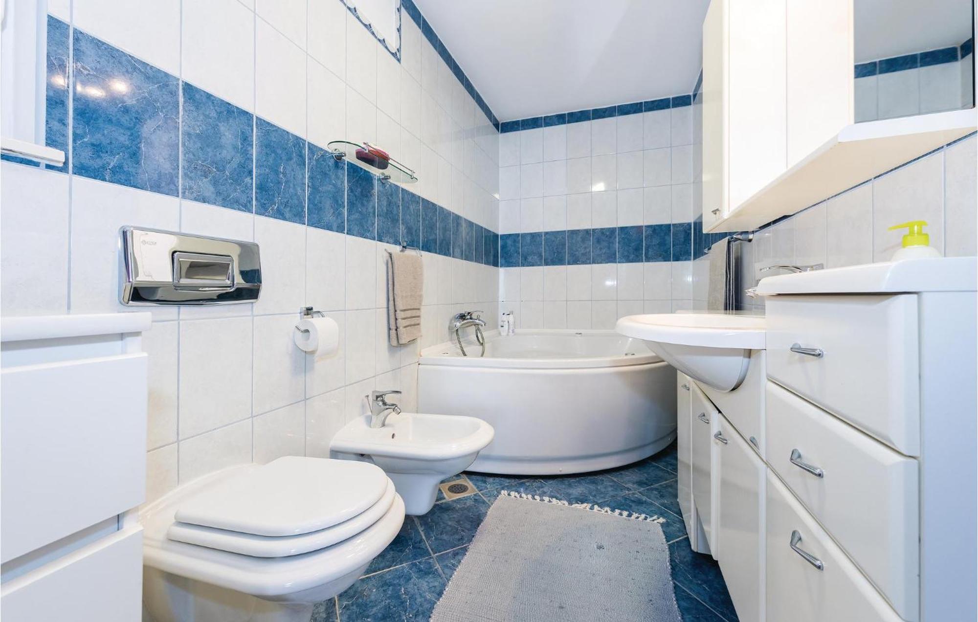 Nice Home In Sibenik With Kitchen 外观 照片