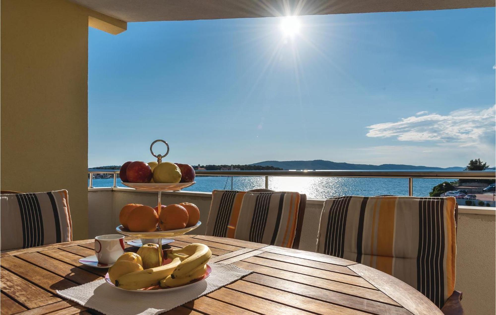 Nice Home In Sibenik With Kitchen 外观 照片
