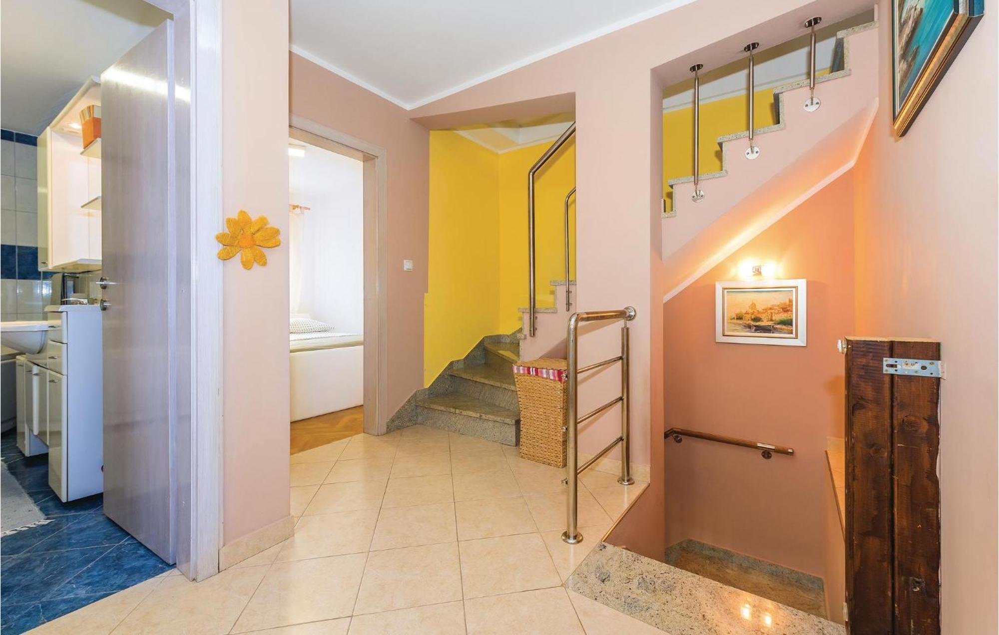 Nice Home In Sibenik With Kitchen 外观 照片
